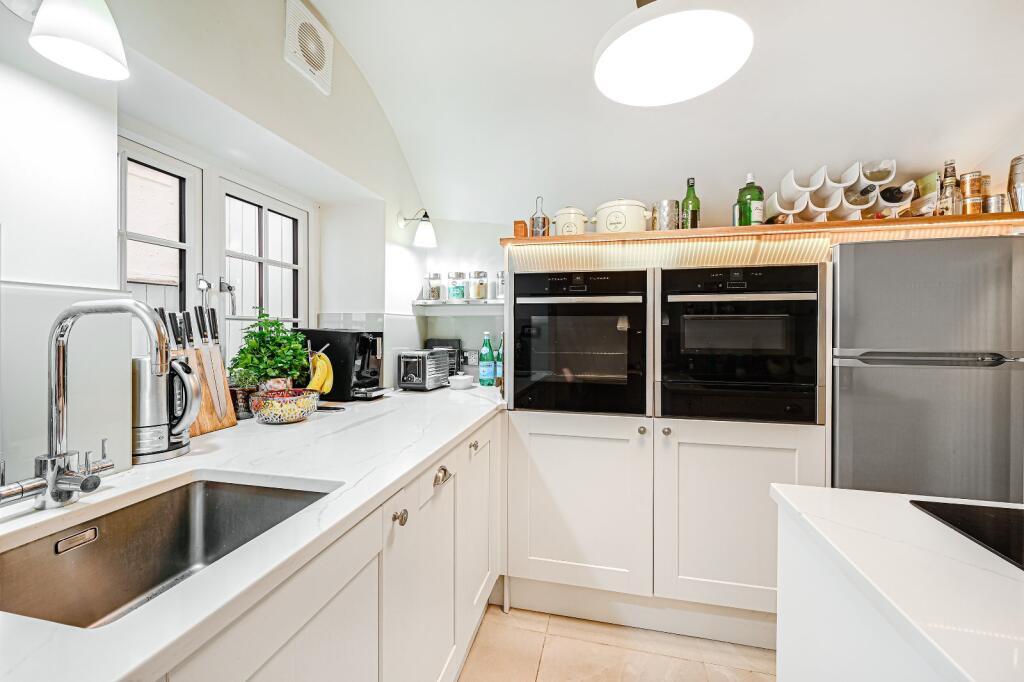 Main image of property: Cumberland Street, 
Abbots Manor, SW1V