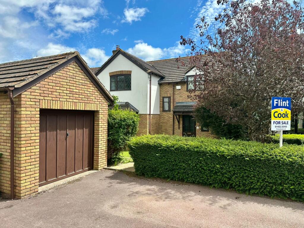 4 bedroom detached house for sale in St. Ethelberts Close, Sutton St