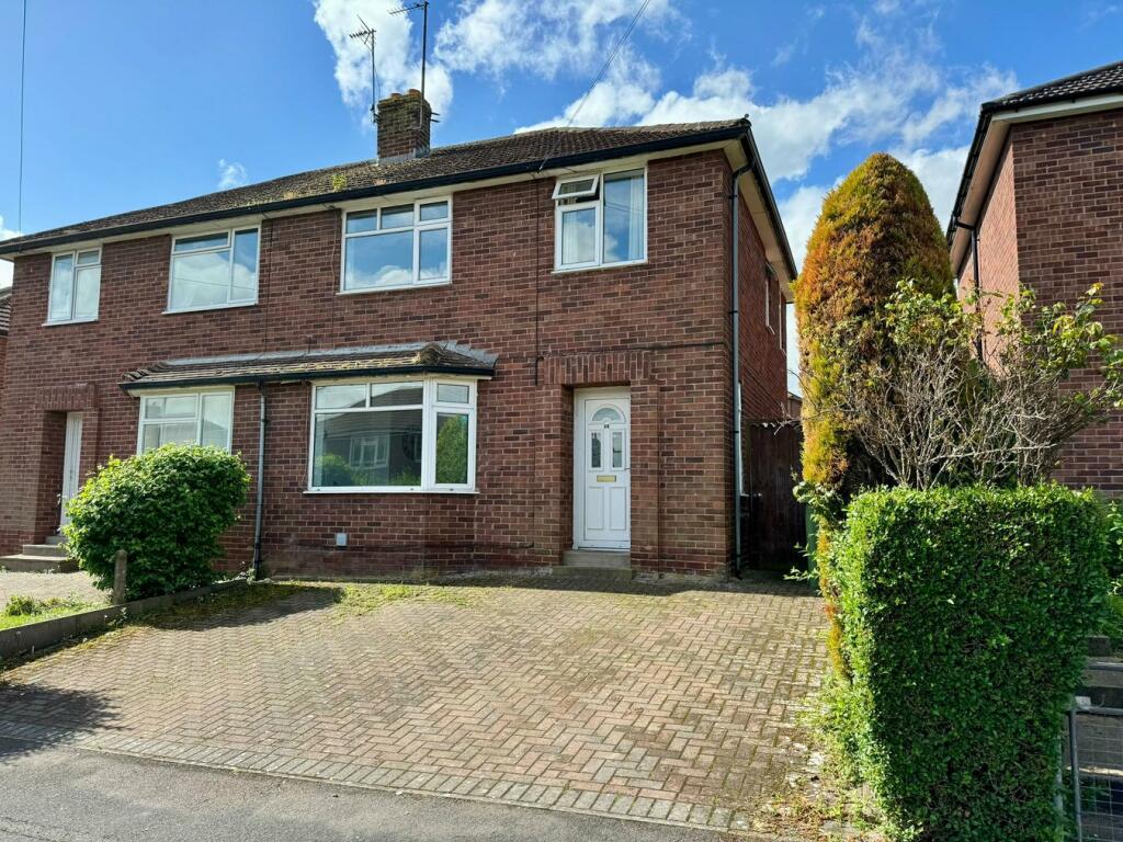 3 bedroom semidetached house for sale in Marlowe Drive, Hereford, HR4