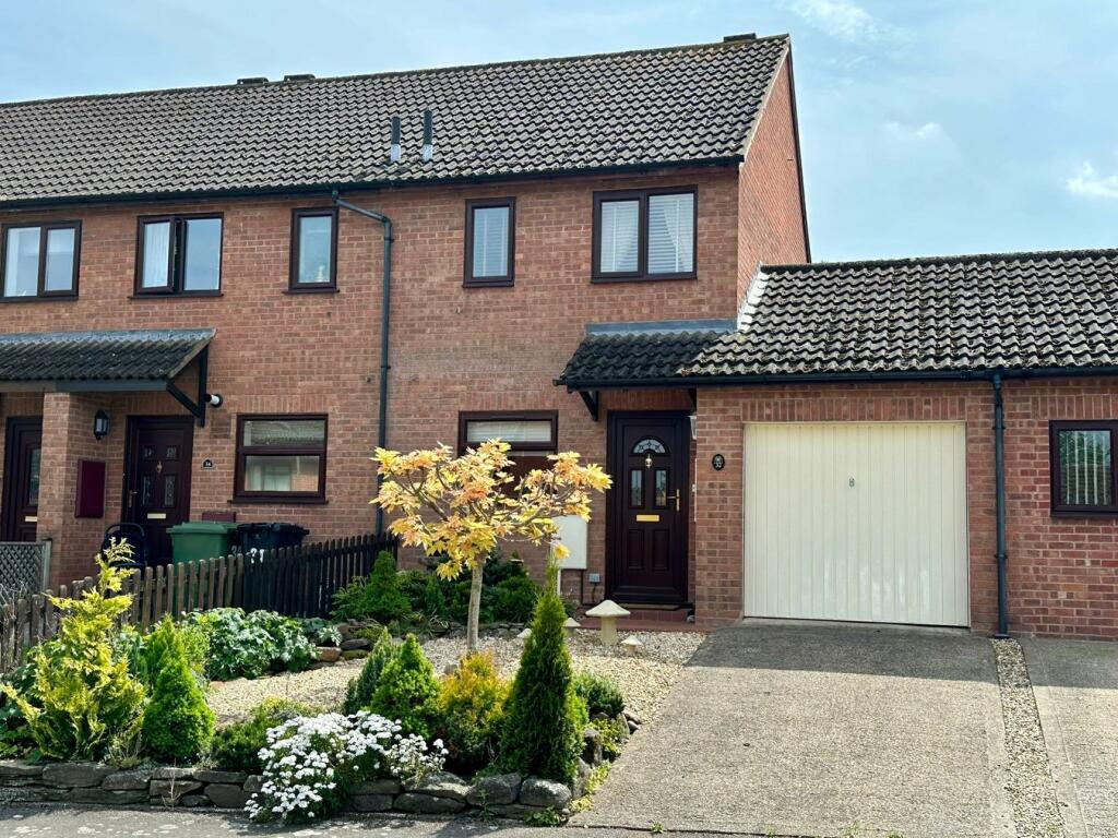 2 bedroom semidetached house for sale in Thistledown Grove, Hampton