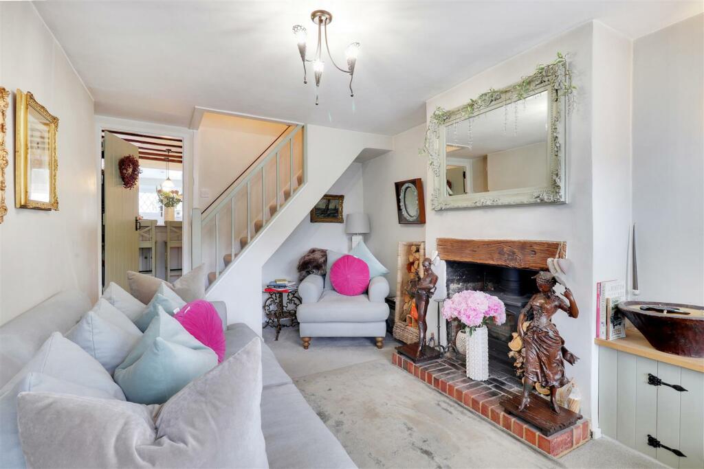2 bedroom semidetached house for sale in London Road, Westerham, TN16