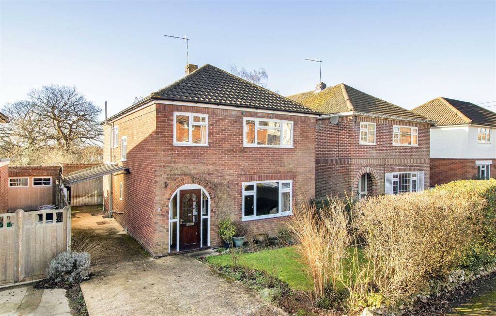 4 bedroom detached house for sale in Hill View Road, Hildenborough, TN11