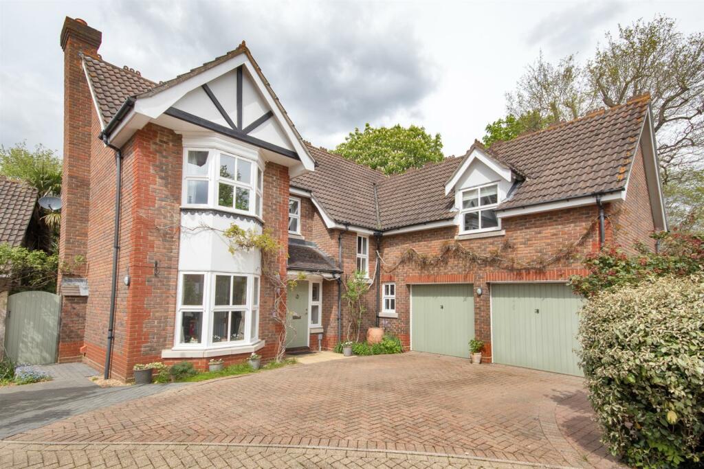5 bedroom detached house for sale in Quarry Bank, Tonbridge, TN9
