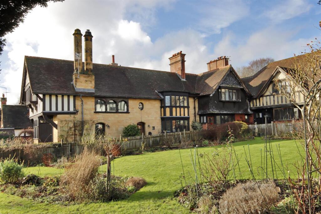 Main image of property: The Green, Leigh, Tonbridge