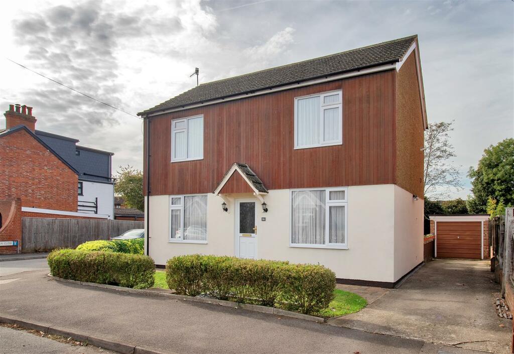 4 bedroom detached house for sale in Hilden Park Road, Hildenborough, TN11