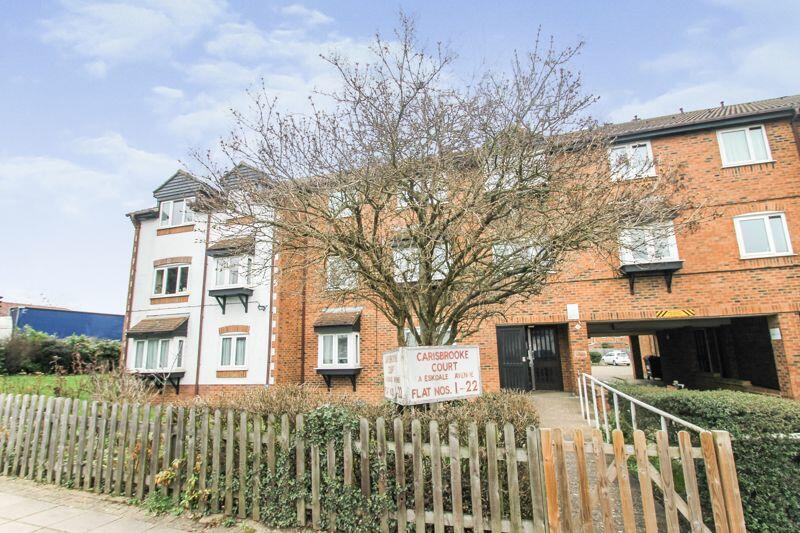 1 bedroom flat for sale in Carisbrooke Court, Eskdale Avenue, Northolt, UB5