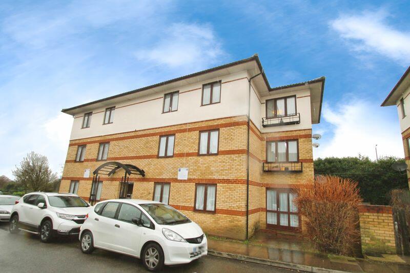 2 bedroom apartment for sale in Hollydale Close, Northolt, UB5