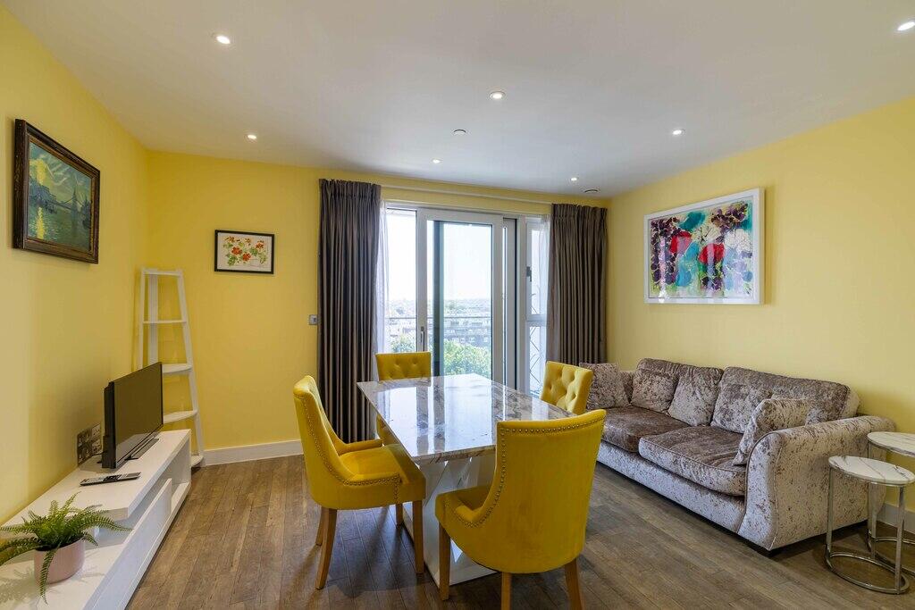 Main image of property: Collet House, Wandsworth Road, SW8