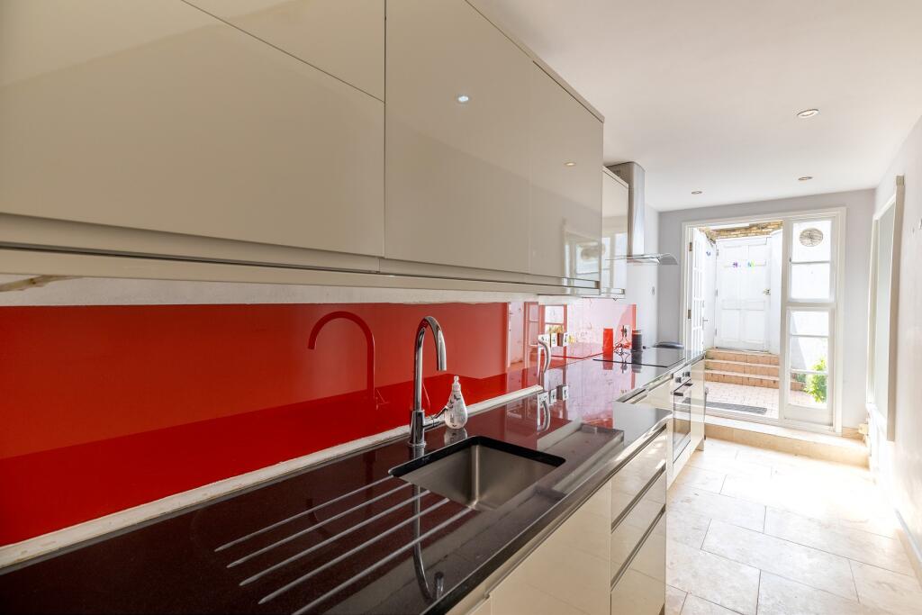 Main image of property: Moreton Terrace Mews North, London, SW1V