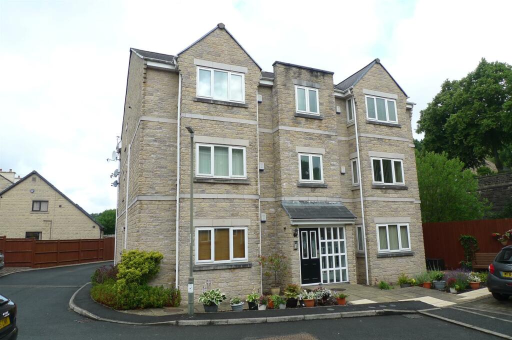 2 bedroom flat for sale in The Sidings, Chinley, High Peak, SK23