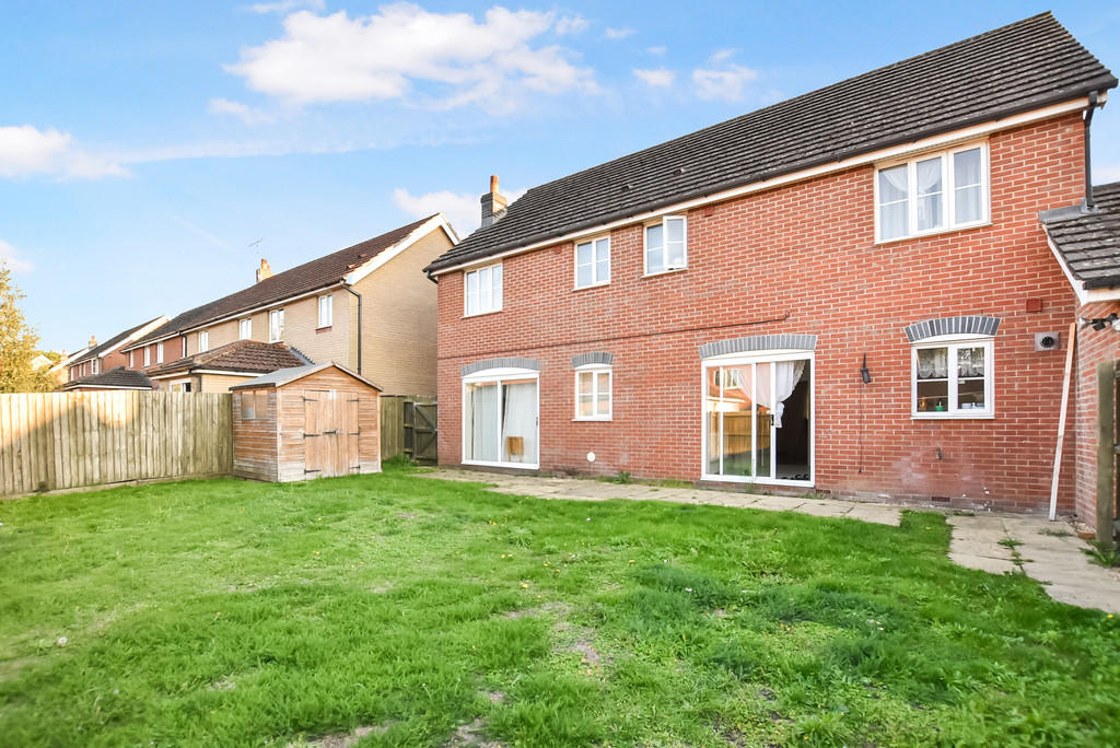5 bedroom detached house for sale in Brandon Road, Thetford, IP24