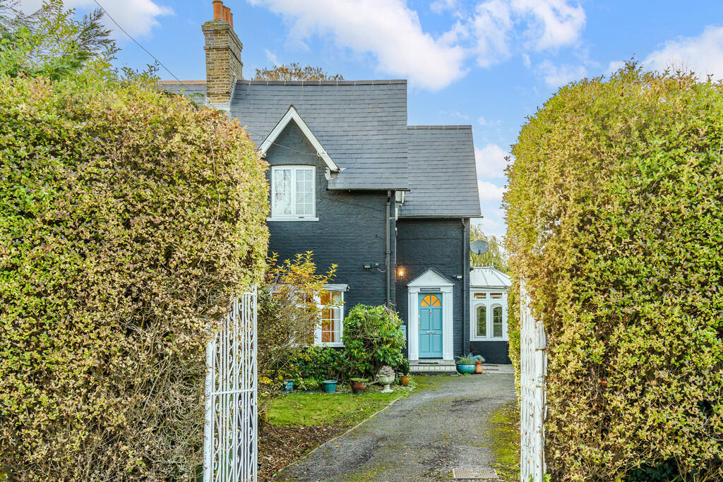 Main image of property: Cambridge Avenue, KT3