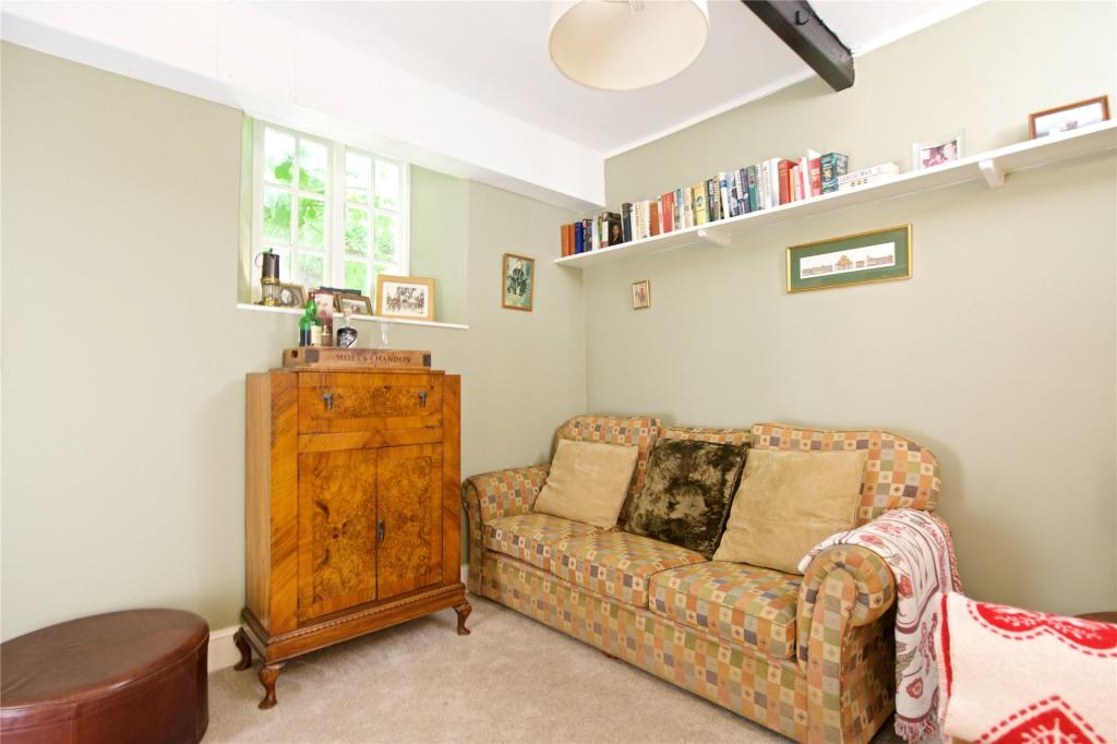 4 bedroom detached house for sale in Church Street, Burton Latimer