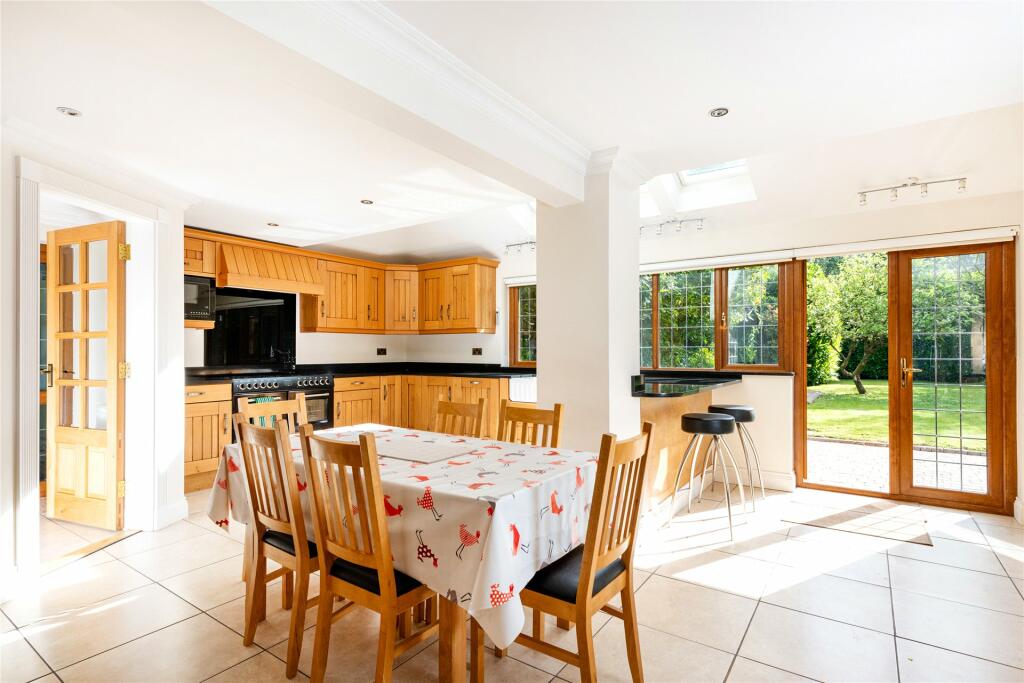 5 bedroom detached house for sale in Ecton Lane, Sywell, Northampton