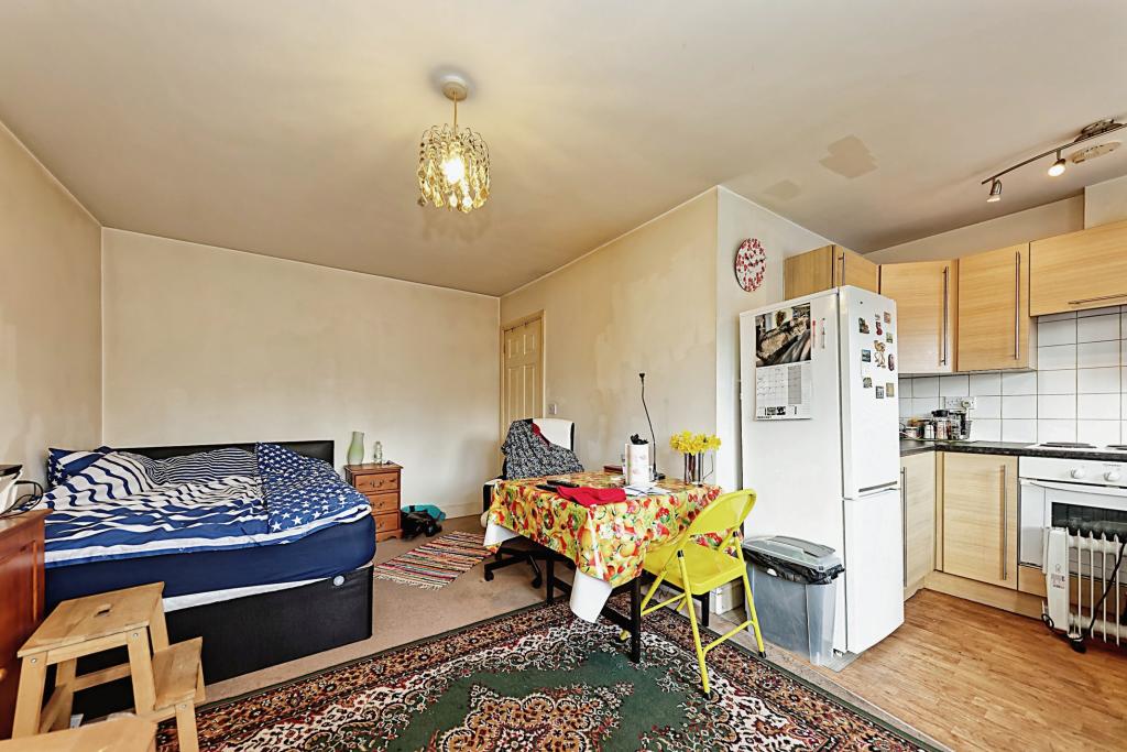 1 bedroom flat for sale in Eaton Road, Margate, Kent, CT9