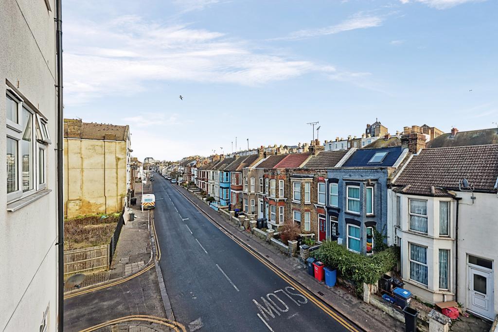 1 bedroom flat for sale in Eaton Road, Margate, Kent, CT9
