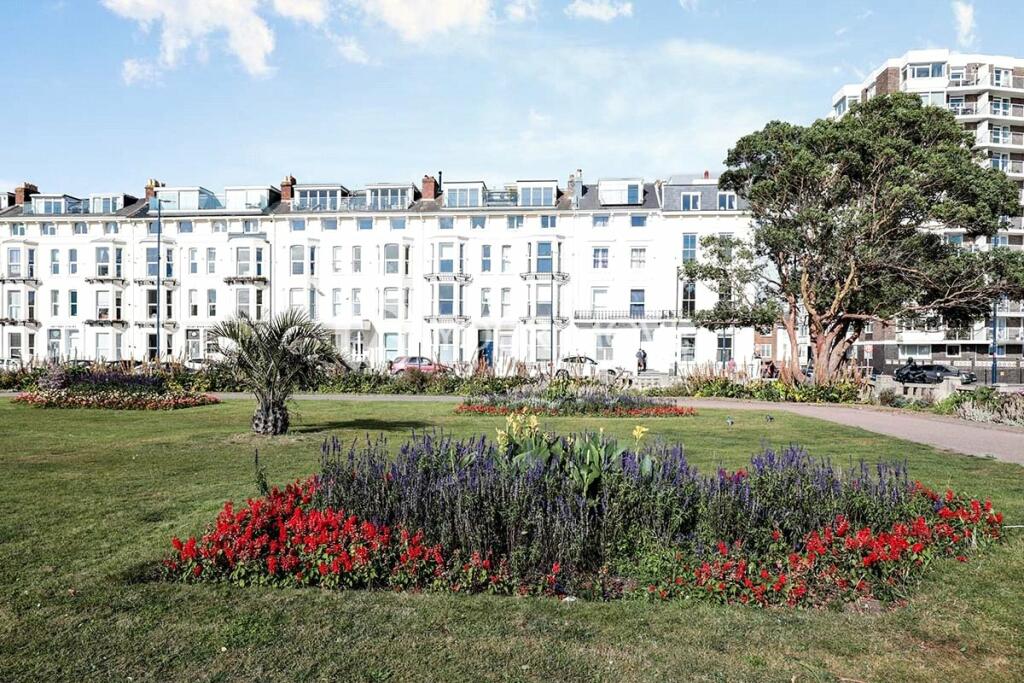 1 bedroom flat for rent in South Parade, Southsea, Hampshire, PO5