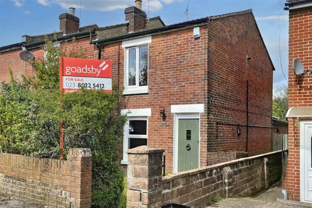3 bedroom end of terrace house for sale in Highfield, SO17