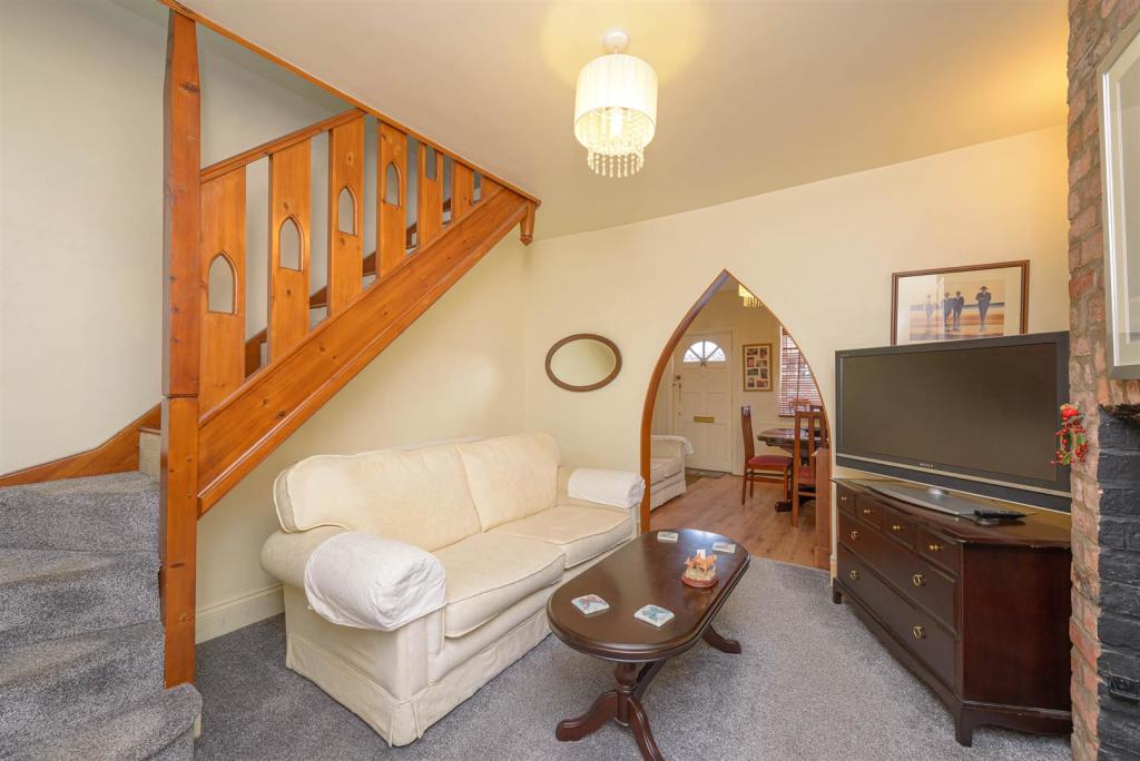 2 bedroom terraced house for sale in Station View, Nantwich, CW5