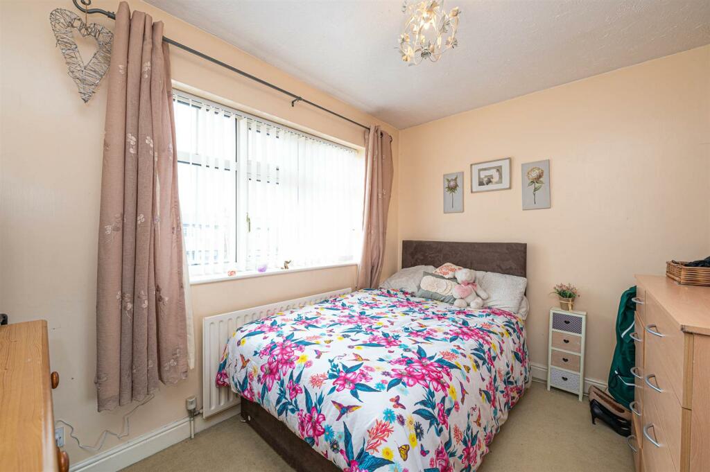 4 bedroom detached house for sale in Main Road, Worleston, Nantwich, CW5