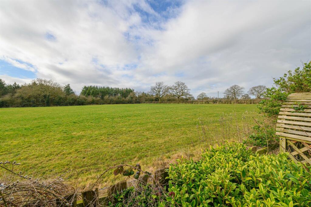 4 bedroom detached house for sale in Main Road, Worleston, Nantwich, CW5