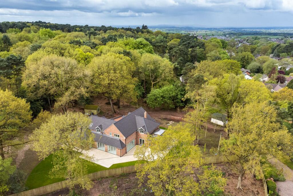 5 bedroom detached house for sale in Newcastle Road, Loggerheads