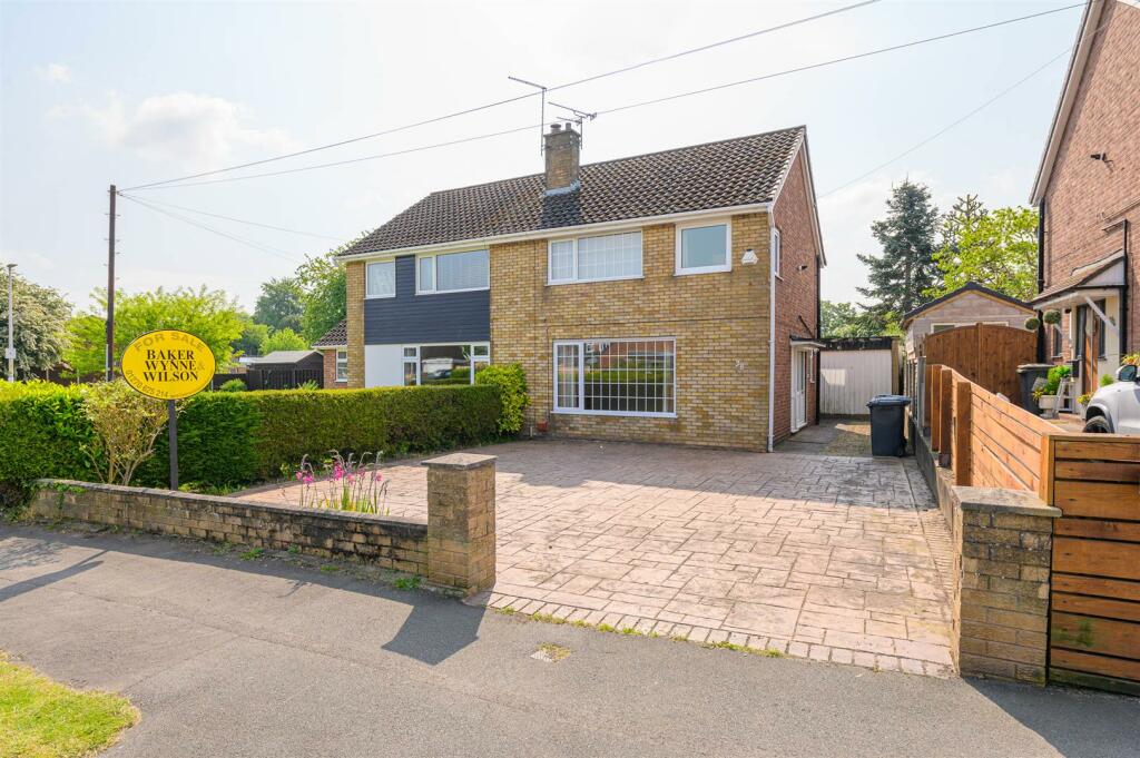 3 bedroom semidetached house for sale in Vine Tree Avenue, Shavington