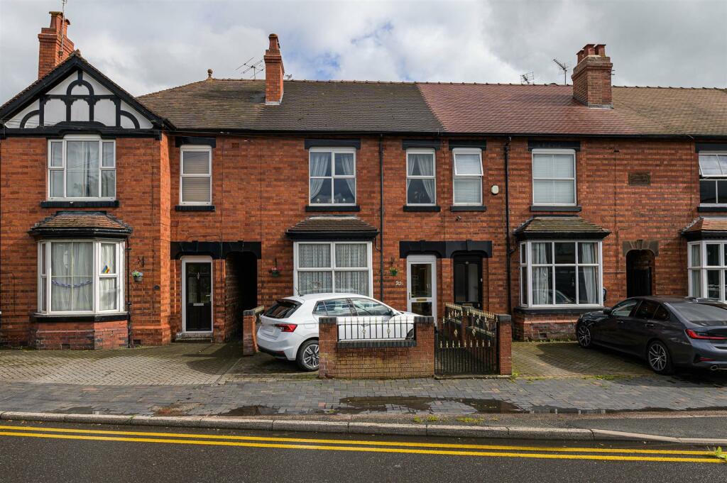 3 bedroom town house for sale in Crewe Road, Nantwich, CW5
