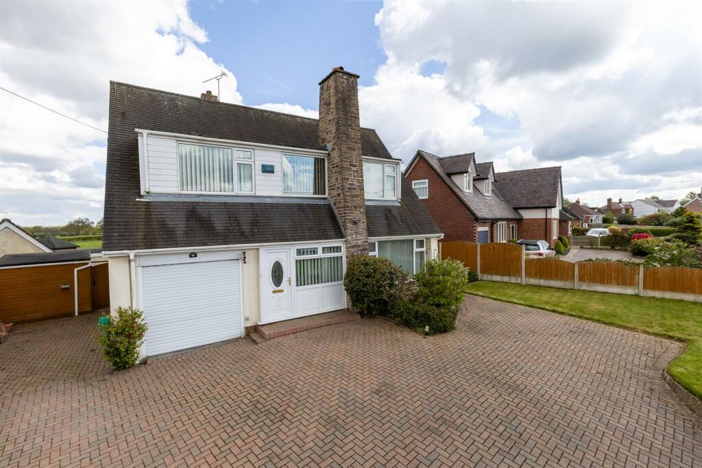 3 bedroom detached house for sale in Clovelly, Colleys Lane, Willaston