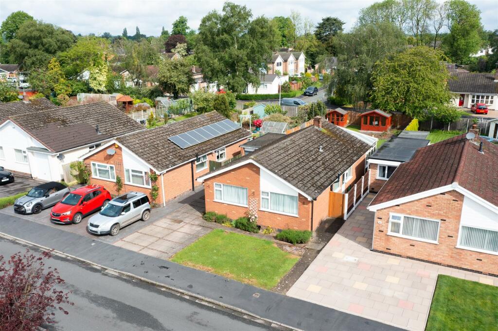 2 bedroom detached bungalow for sale in Delamere Road, Nantwich, CW5