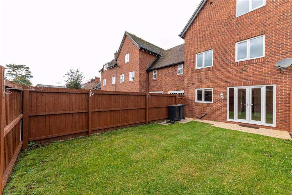 4 bedroom town house for sale in Millstone Lane, Nantwich, Cheshire, CW5