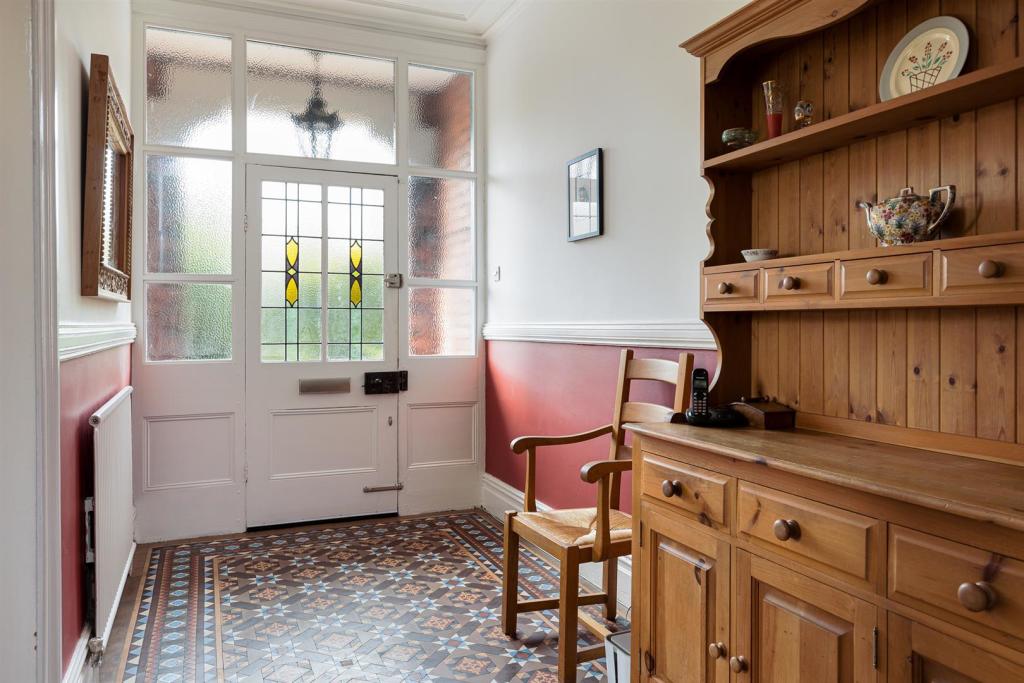 6 bedroom detached house for sale in Hind Heath Road, Sandbach, CW11