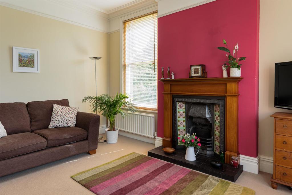 6 bedroom detached house for sale in Hind Heath Road, Sandbach, CW11