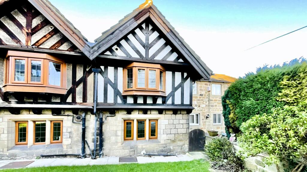 2 bedroom terraced house for sale in Stanhope Cottages, Pool in