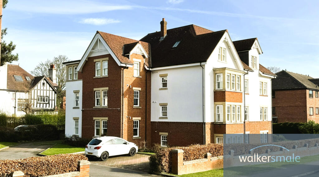 Main image of property: Flat 4, Castleton Court, 3 Arncliffe Road, Leeds, West Yorkshire