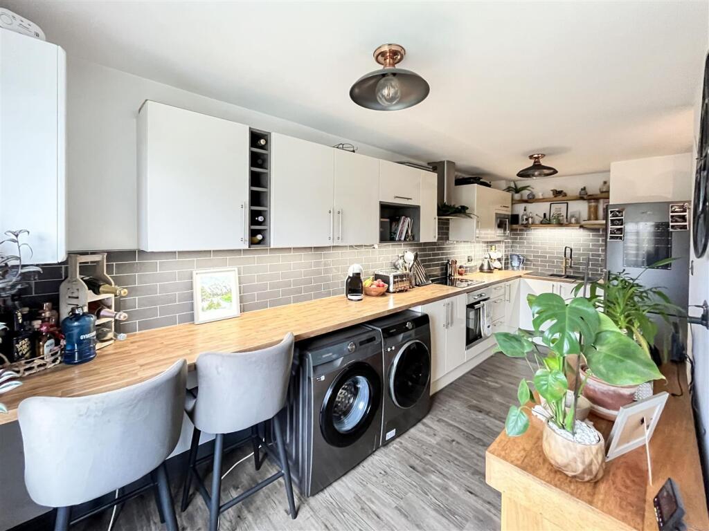 Additional property image - Malvern Drive, Warmley, Bristol