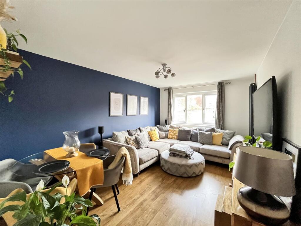 Additional property image - Malvern Drive, Warmley, Bristol