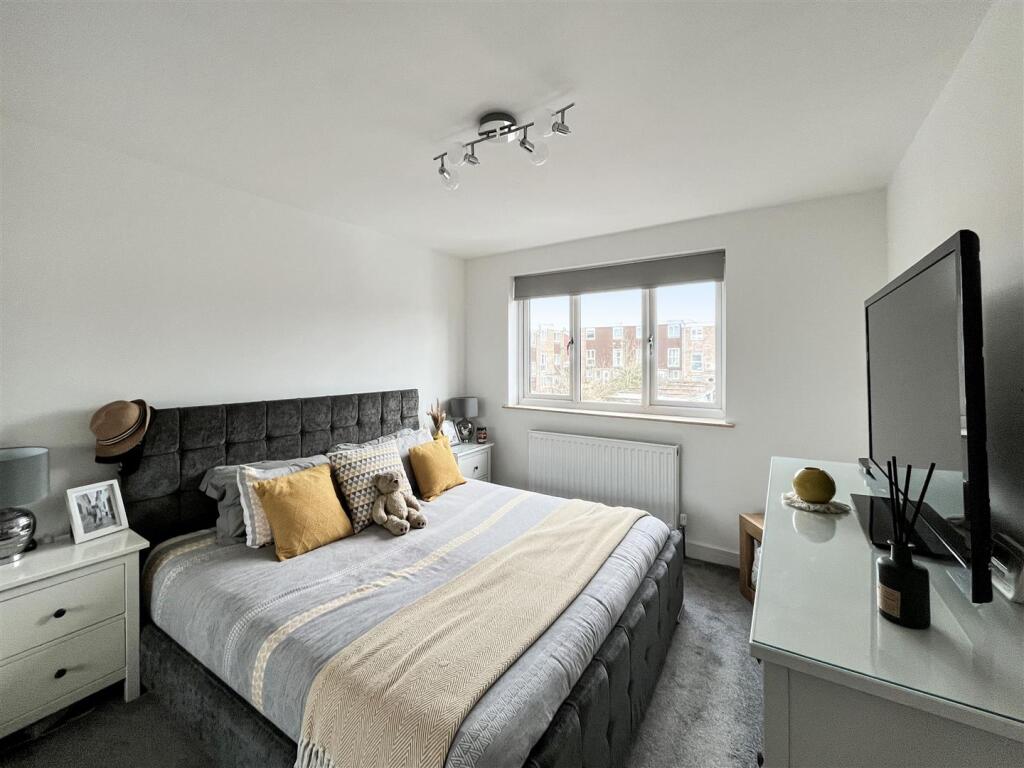 Additional property image - Malvern Drive, Warmley, Bristol