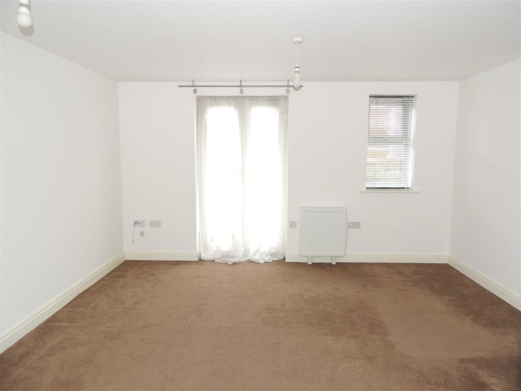 Additional property image - Hanham Road, Bristol