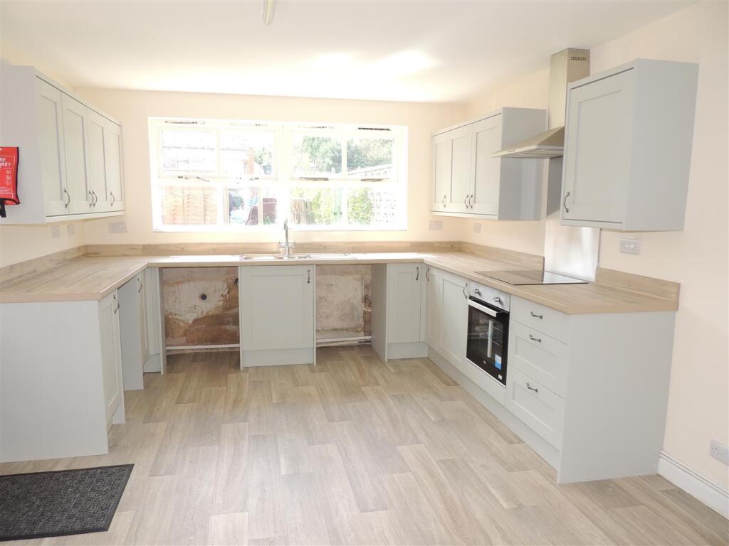 Additional property image - Bath Road, Bristol