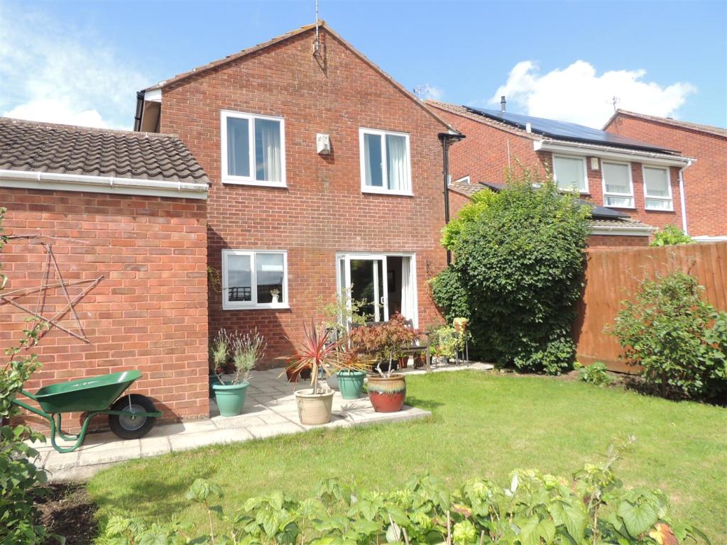 4 bedroom detached house for sale in Verwood Drive, Bitton, Bristol, BS30