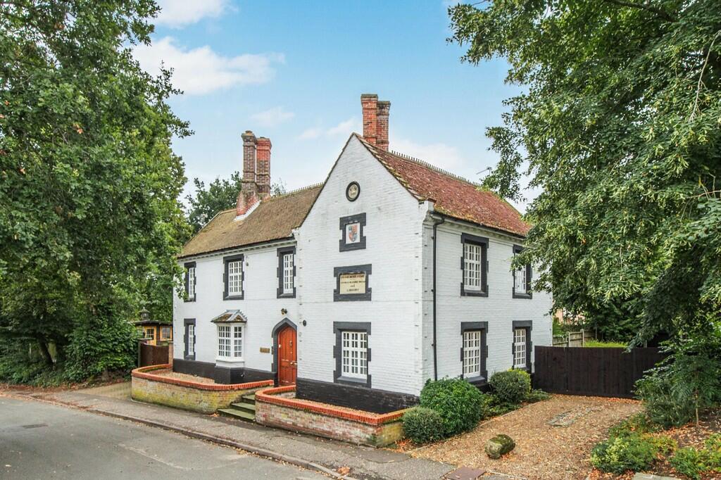 5 bedroom detached house for sale in Necton, PE37