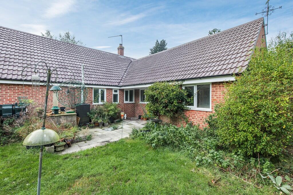 3 bedroom detached bungalow for sale in Elsing, NR20