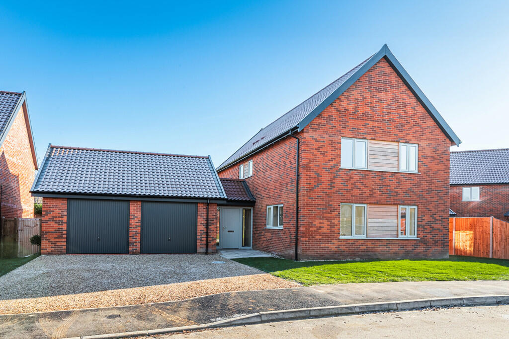 4 bedroom detached house for sale in Just Outside of Mattishall, NR20