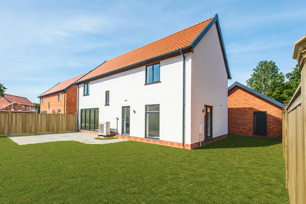 4 bedroom detached house for sale in Coming Soon in Mattishall , NR20