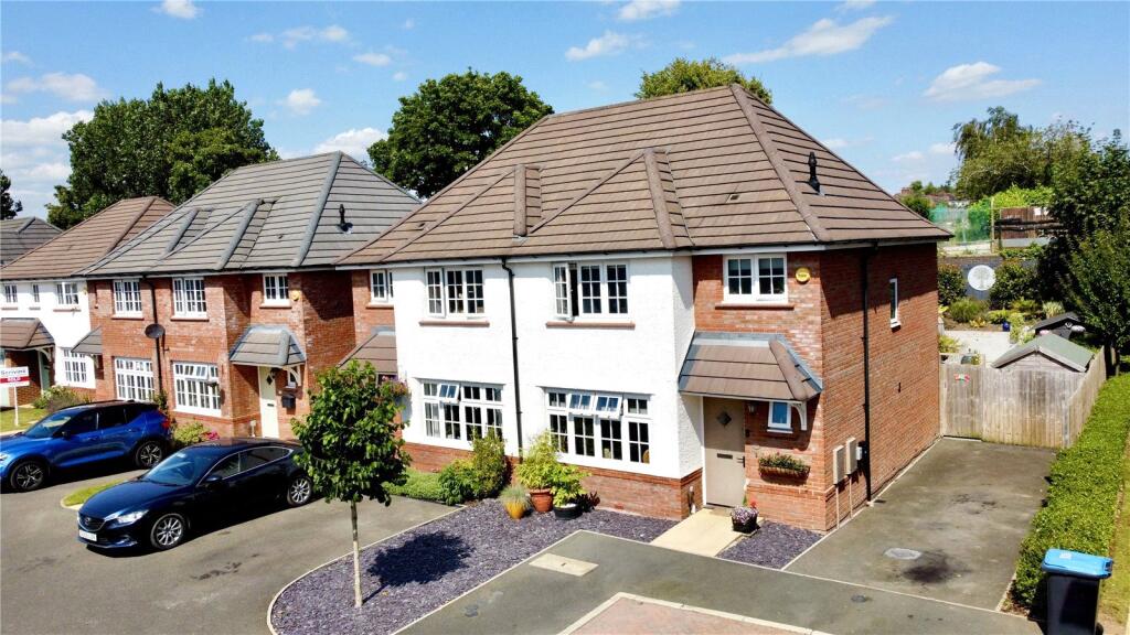 Main image of property: Ferry Pickering Close, Hinckley, Leicestershire, LE10