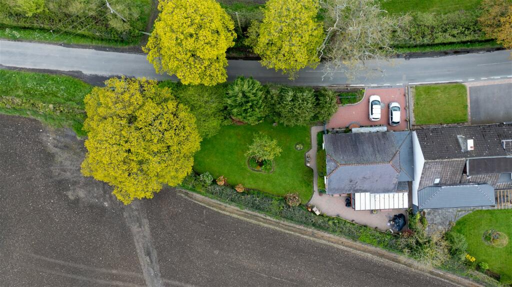 Additional property image - Wood Lane, Earlswood