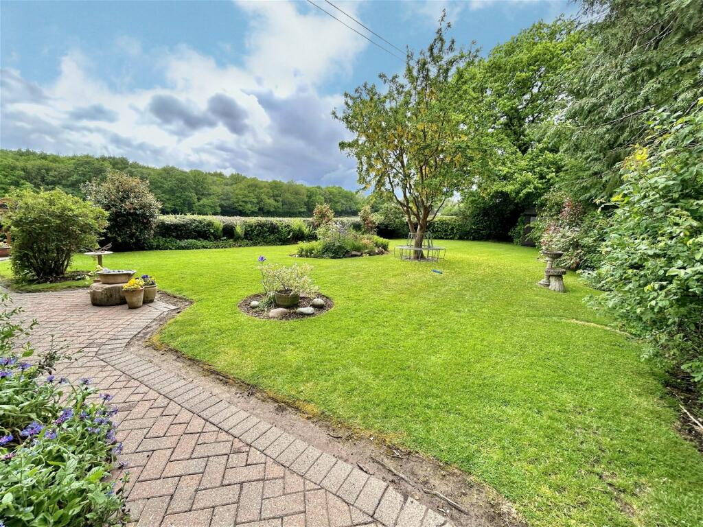 Additional property image - Wood Lane, Earlswood