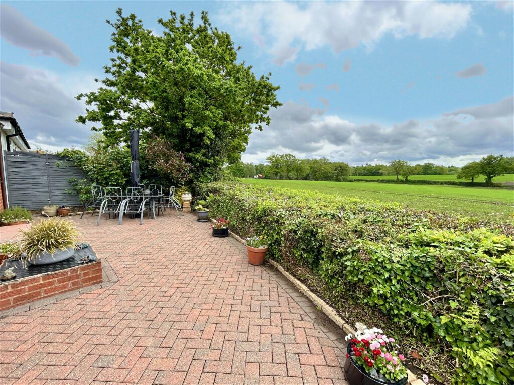 Additional property image - Wood Lane, Earlswood
