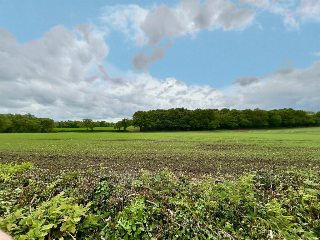 Additional property image - Wood Lane, Earlswood